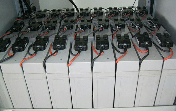 蓄電池內(nèi)阻監(jiān)測(cè)模塊