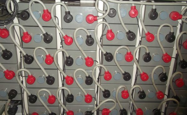 蓄電池監(jiān)控系統(tǒng)方案